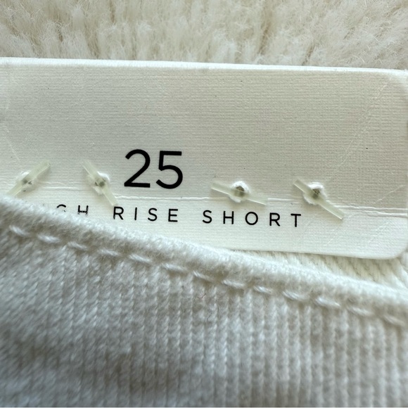 NEW!!! PacSun women high rise white shorts size 25 - Picture 2 of 6